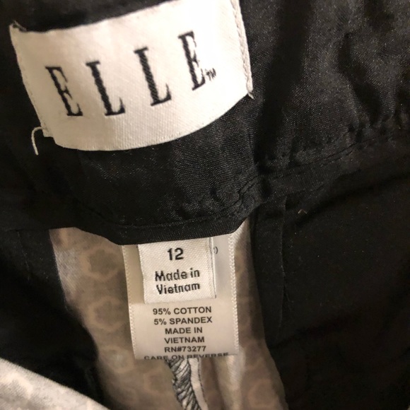 Elle black/white print shorts. - Picture 6 of 6